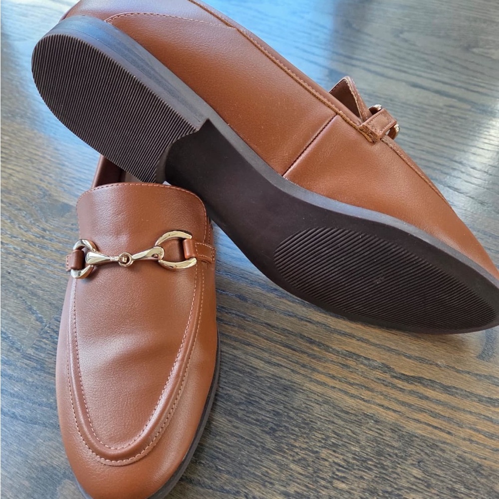LOFT Women’s Brown Loafers with Gold Accent - Picture 5 of 5